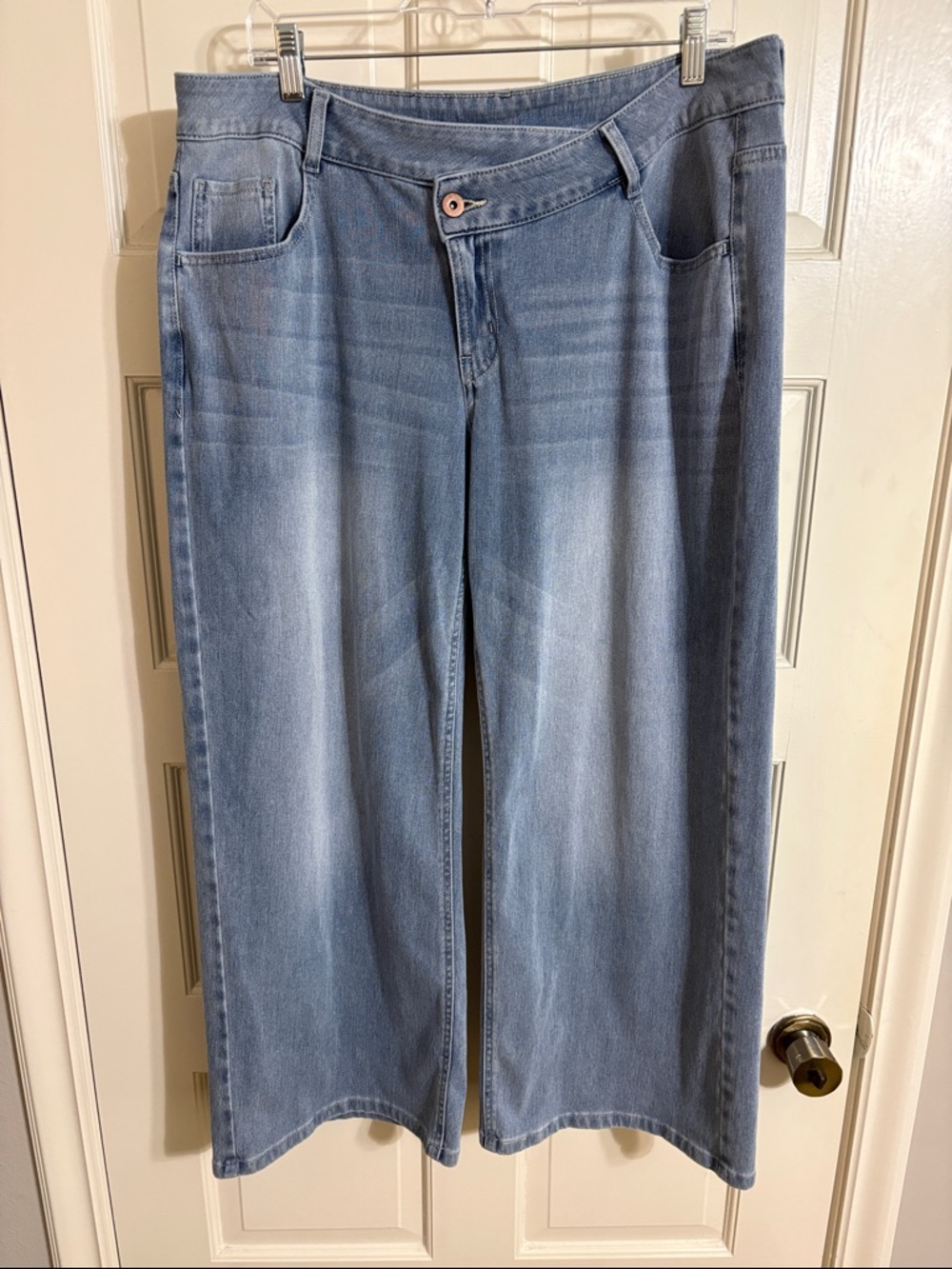 HALARA Flex Asymmetric High Waisted Light Wash Casual Baggy Jeans - Picture 3 of 9